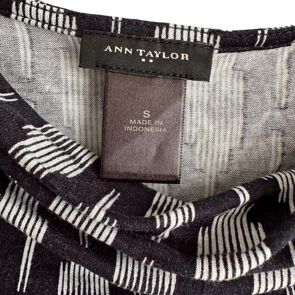 ANN TAYLOR Navy Geometric‎ Ladies Casual Career Sleeveless Blouse, S - Picture 3 of 5